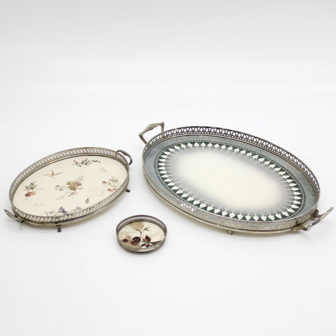 Lot of Serving Platters and Coaster: Largest platter is 53 cm long.