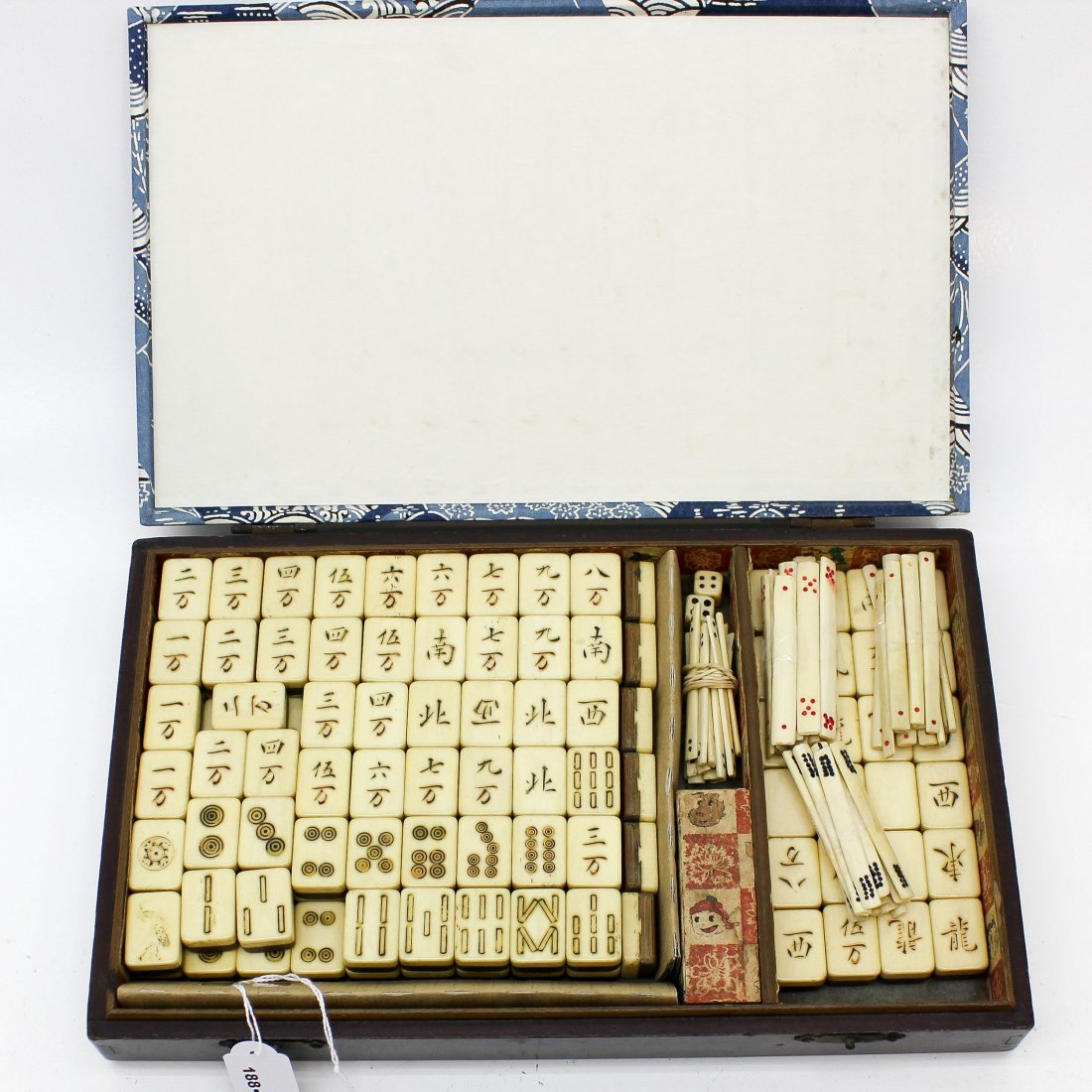 Chinese Mahjong Game in Wooden Case (1 of 2)