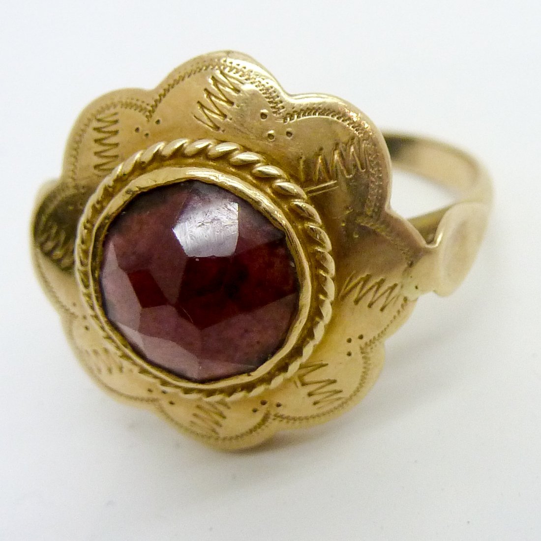 14KG Ladies Garnet Ring (1 of 1)
