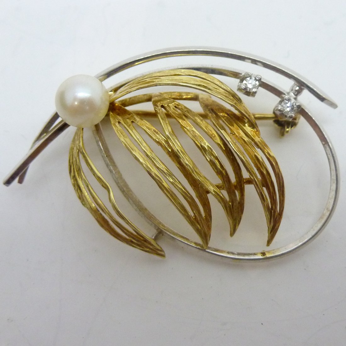 14KG Diamond and Pearl Brooch (1 of 2)