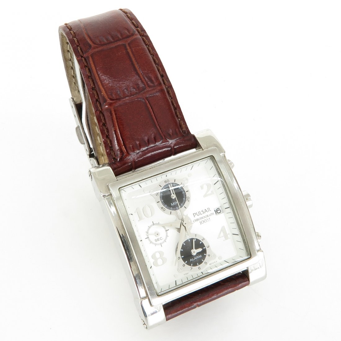 Mens Pulsar Watch: Leather band.