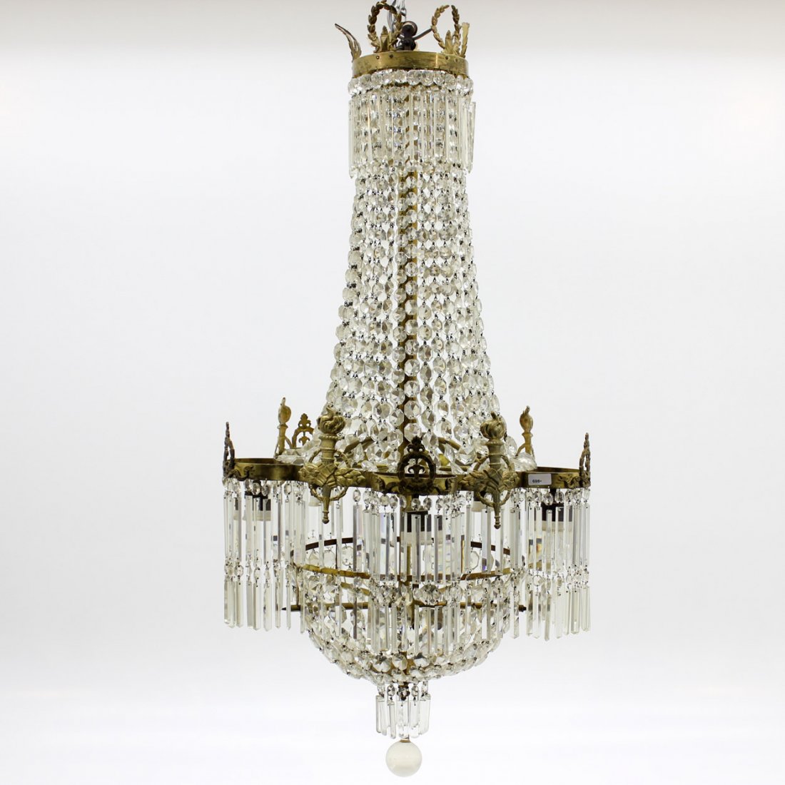 A Fine Crystal Chandlier Circa 1880-1900: 130 cm tall.