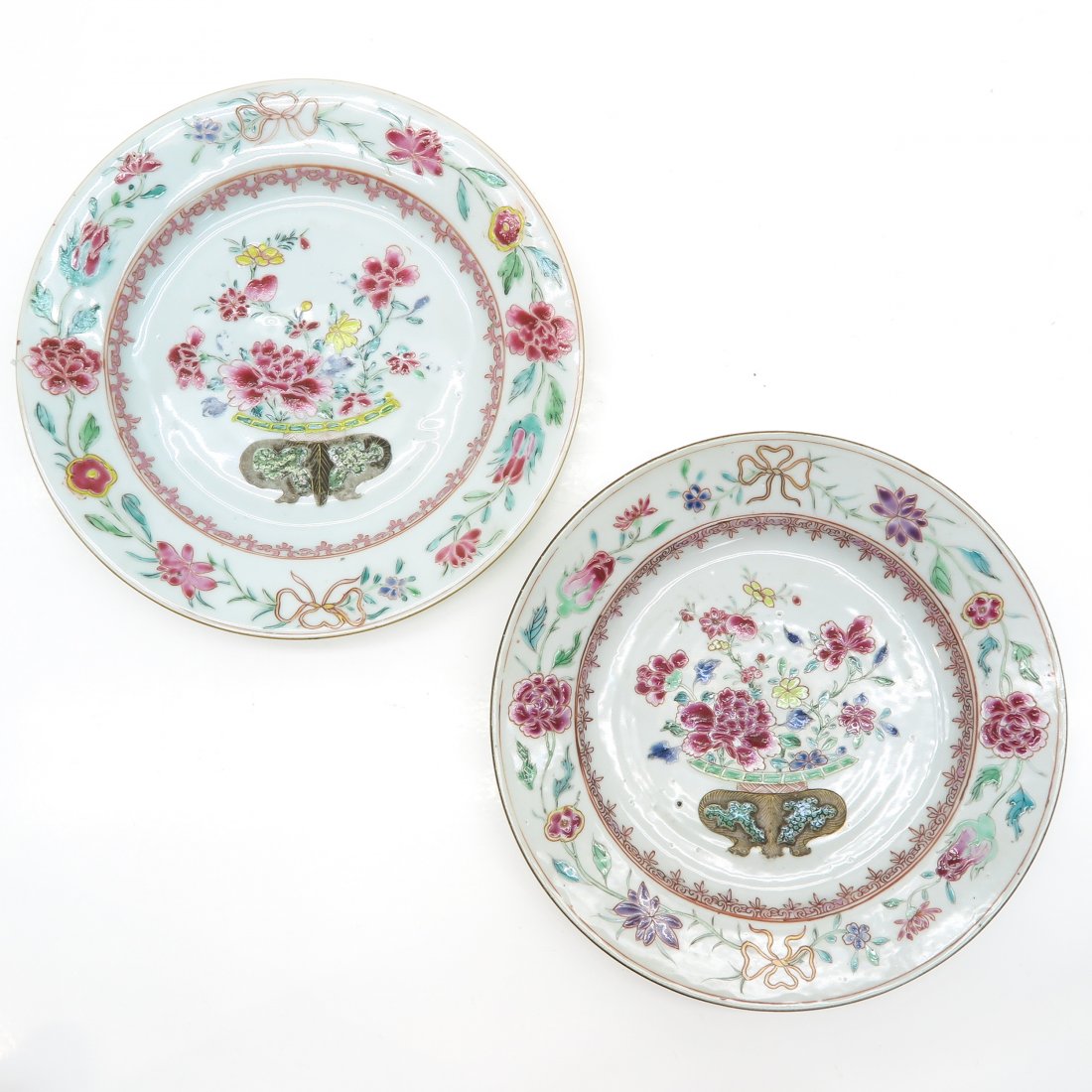 Lot of 18th Century Famille Rose Decor Plates (1 of 2)