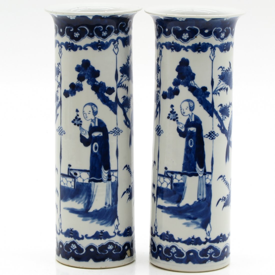 Pair of China Porcelain Vases: Marked with 4 characters, 31 cm tall.