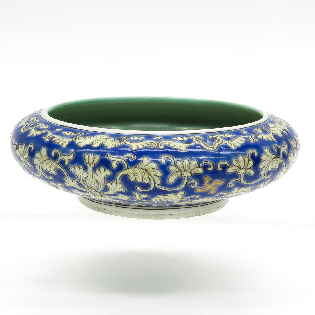China Porcelain Brush Washer: Marked with seal mark on the bottom, 14 x 4 x 14 cm.
