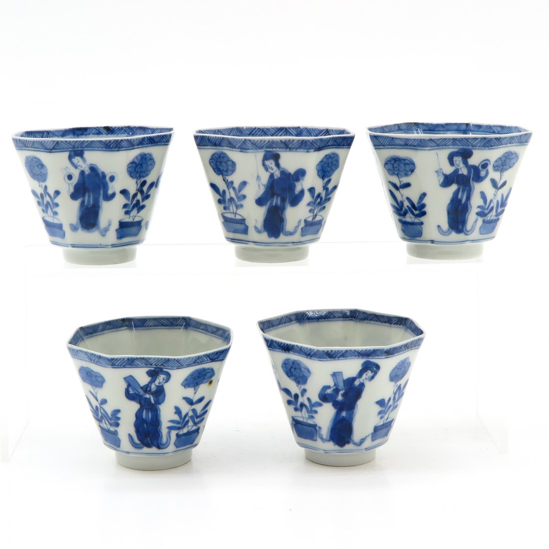 Lot of 5 Cups: Marked with 6 characters on the bottom, 8 cm. tall.