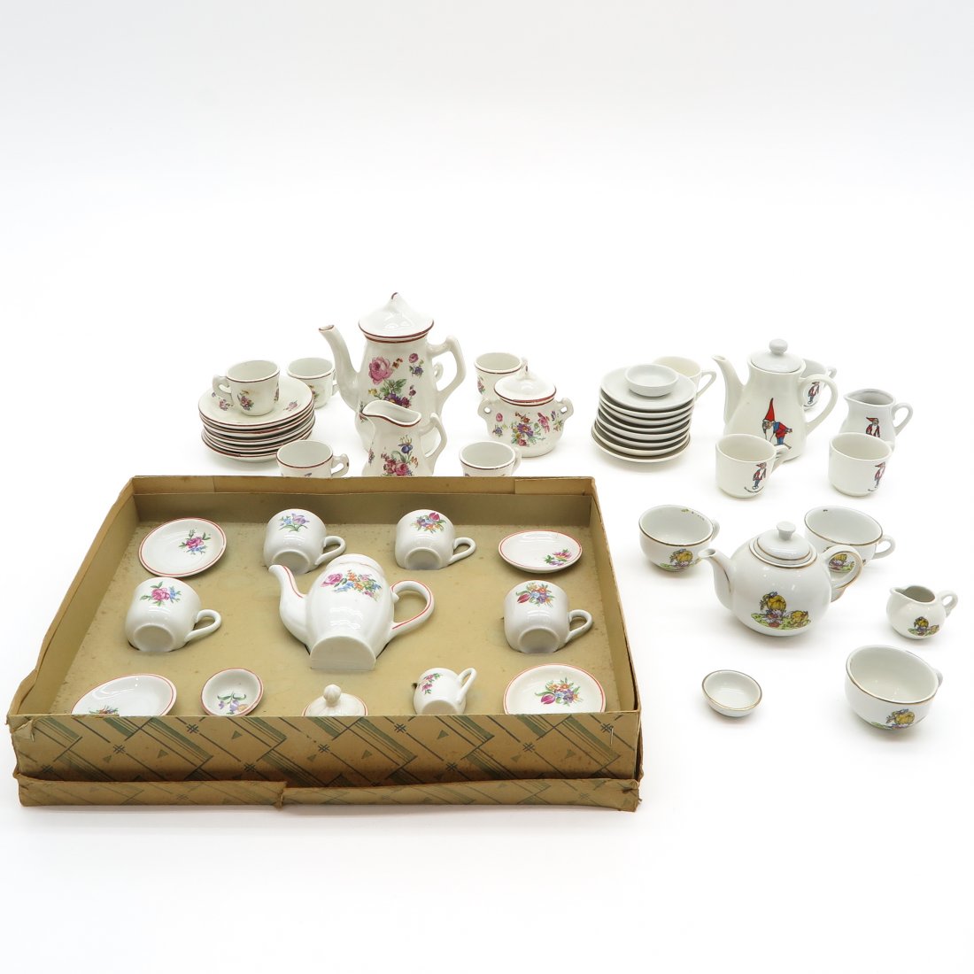 Diverse Lot of Vintage Children's Services (1 of 1)