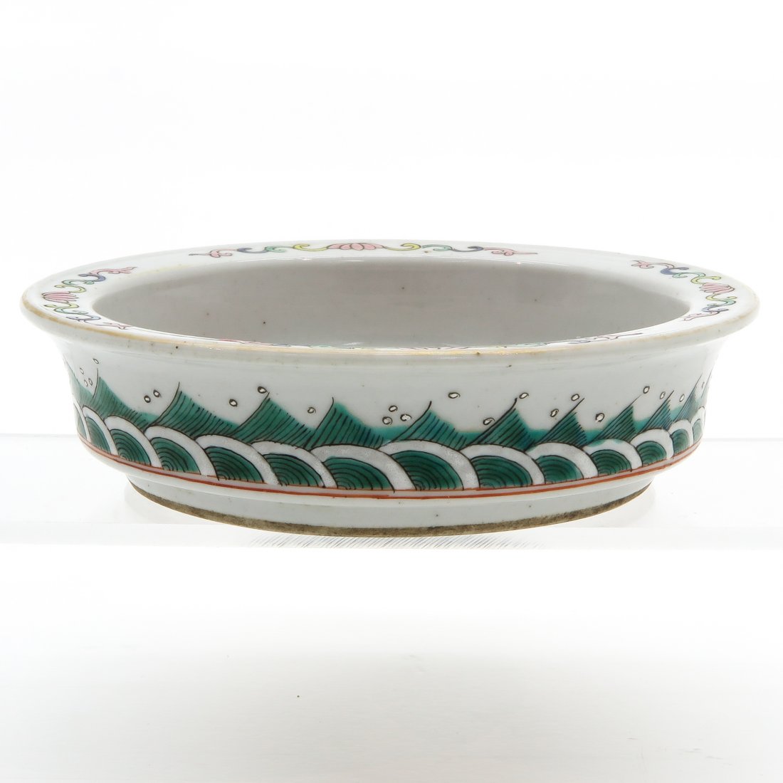 China Porcelain Brush Washer: Marked with seal mark on the bottom, 13 cm. in diameter.
