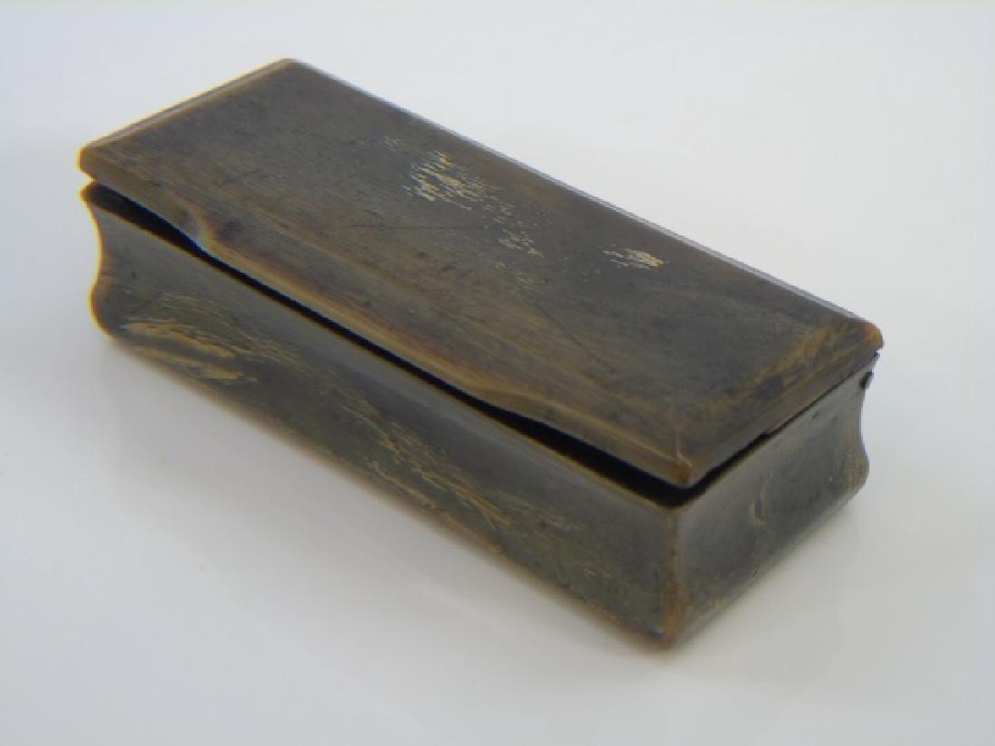 Antique Scottish / English Carved Horn Snuff Box (1 of 4)