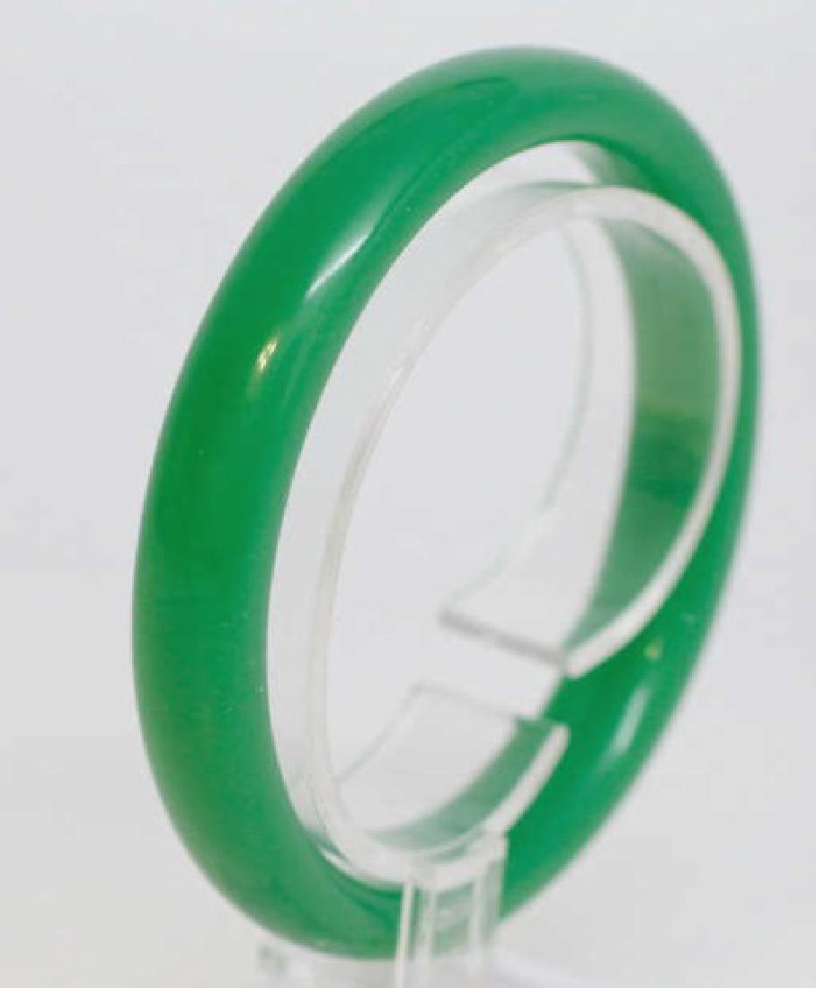 Vintage Bright Green Jade Chinese Bangle Bracelet (1 of 2)