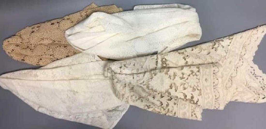 4 Vintage Items Lace & Crochet Table Linens (1 of 5)