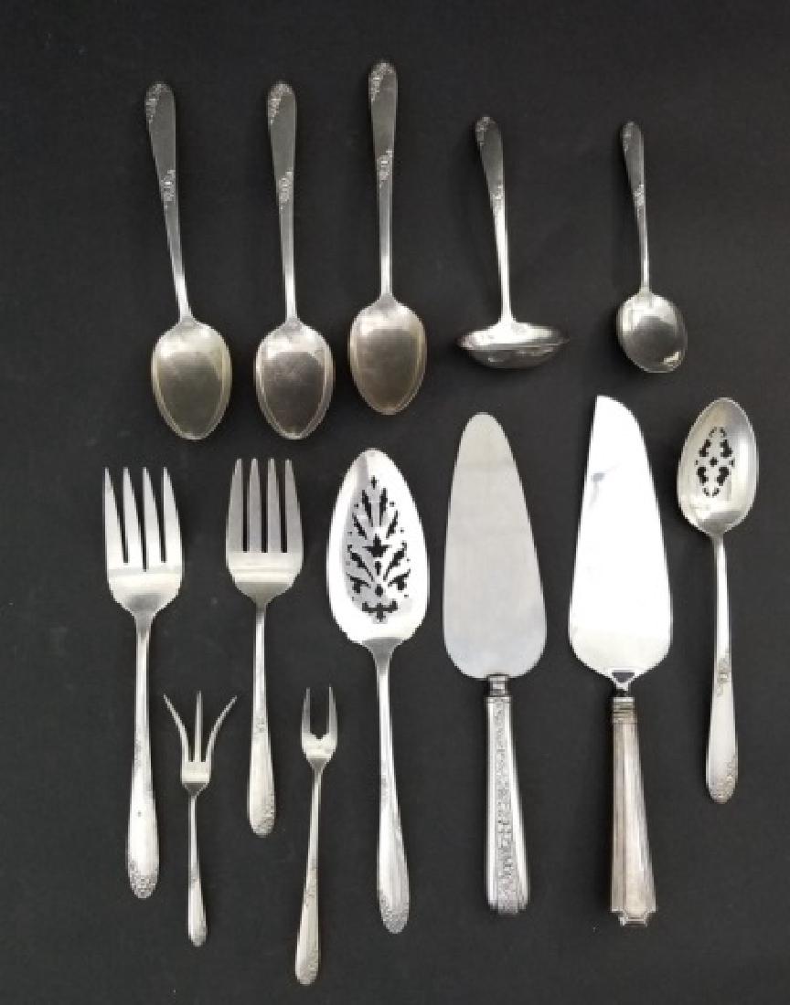 Lunt Sterling Silver Serving Pieces in Sweetheart (1 of 7)