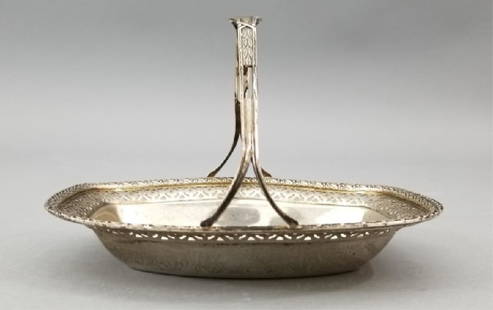 Antique Sterling Silver Pierced Bon Bon Basket: Antique Sterling Silver Pierced Bon Bon Basket. Fully hallmarked for Watson & Newell Co. of Attleboro, MA, in business between 1895-1920. This piece was made circa 1904. Weighs 3.2 standard ounces and