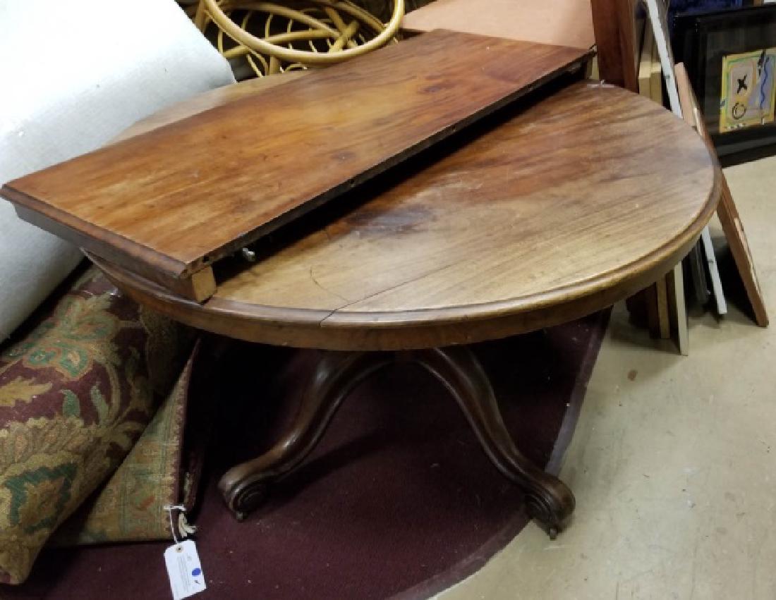 Antique Round Pedestal Dining Table with 1 Leaf (1 of 6)