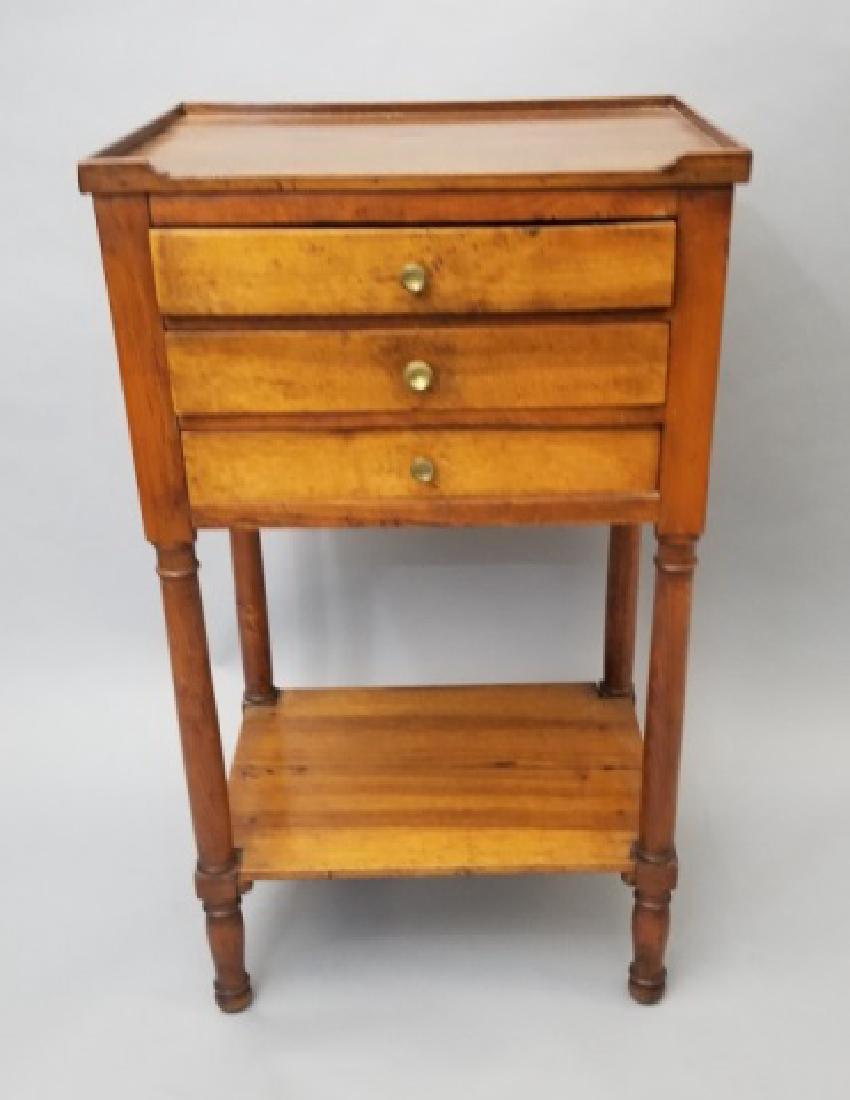 Antique 3 Drawer End Table w Base Shelf & Gallery (1 of 8)