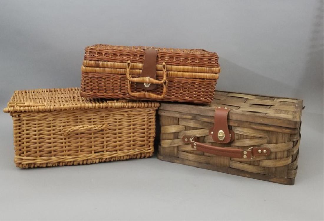 3 Wicker Picnic Baskets with Straps and Handles (1 of 10)