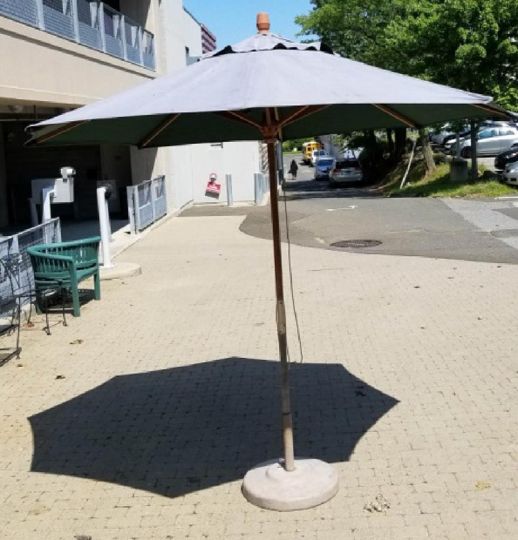 Outdoor Patio Garden Umbrella in Green Canvas (1 of 7)