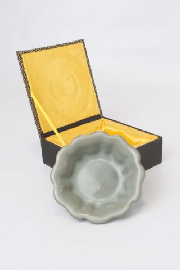 Chinese Porcelain Glazed Ceramic Bowl in Rich Grey (1 of 4)