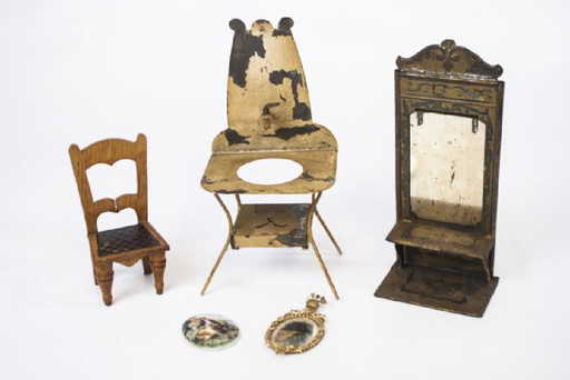 Antique Dollhouse / Doll Furniture & Accessories - Antique Dollhouse / Doll Furniture & Accessories
