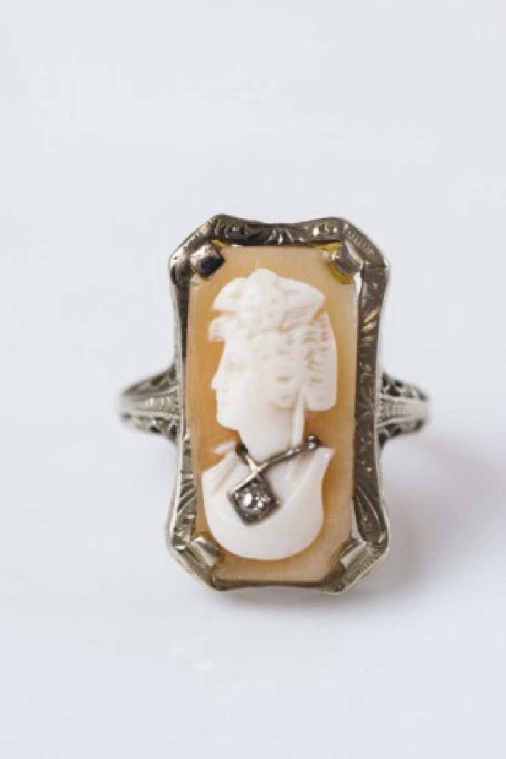 Estate 14kt Gold Cameo Ring w Diamond Accent (1 of 4)