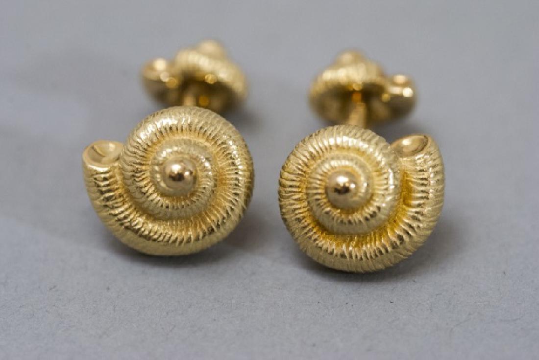 Pair 18kt Gold Tiffany & Co Shell Form Cuff Links (1 of 3)