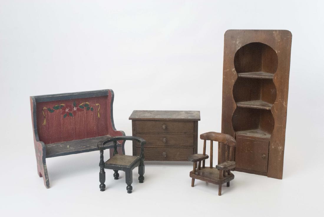 Group Doll Size Dollhouse Size Miniature Furniture (1 of 5)