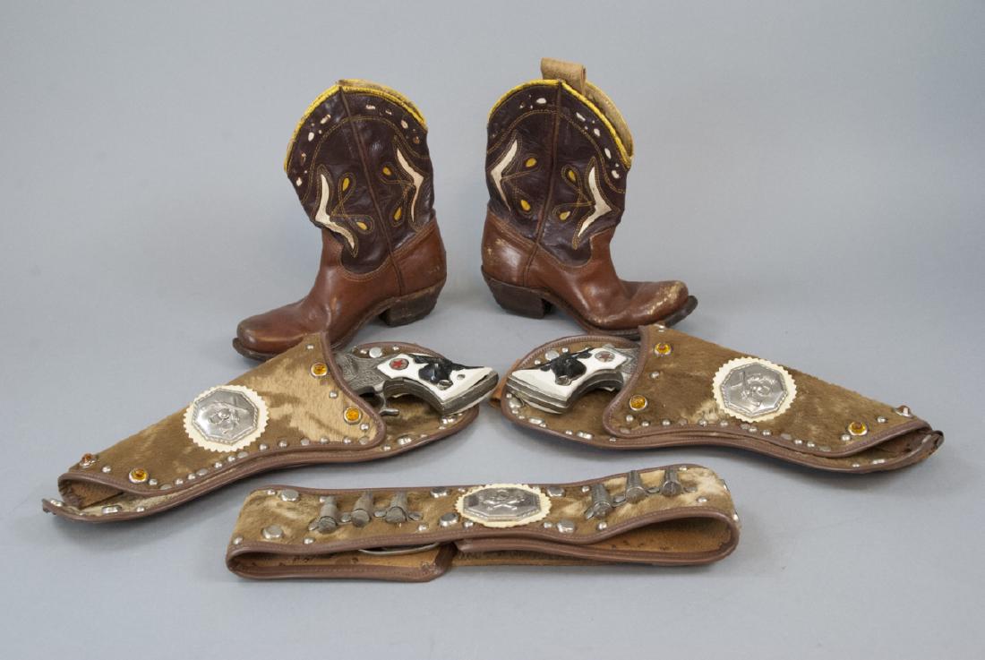 Vintage Assorted Children's Western Items (1 of 6)