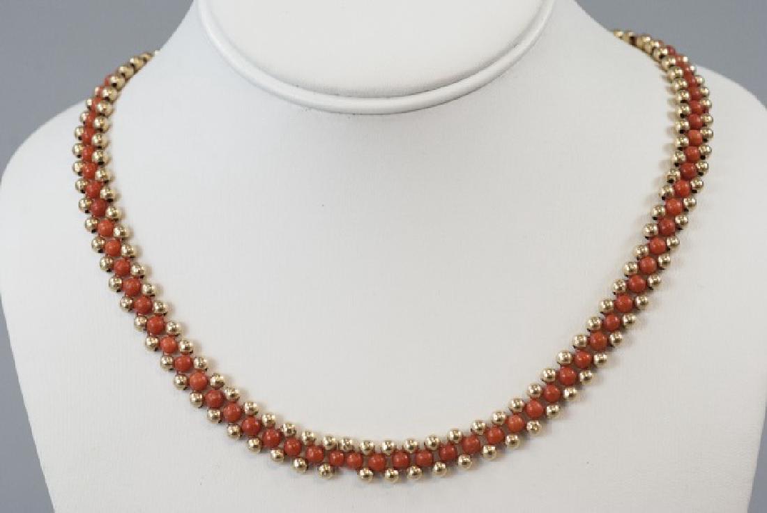 Vintage 14kt Yellow Gold & Coral Beaded Necklace: Vintage 14kt Yellow Gold & Coral Beaded Necklace. Clasp is gold filled. Measures 19 inches in length.