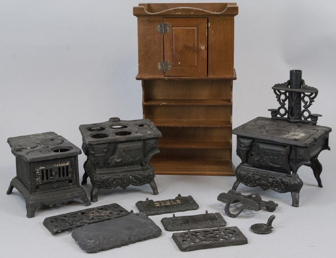 Three Cast Iron Doll / Miniature Stoves & Hutch (1 of 7)