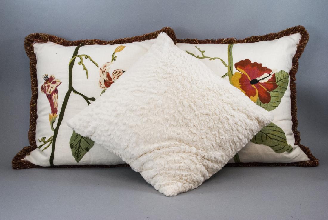 Assorted Group Of White Contemporary Pillows (1 of 8)