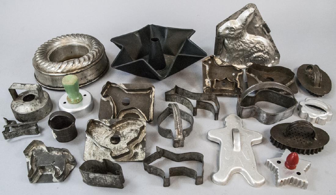 Vintage & Antique Cookie Cutter & Cake Molds (1 of 6)