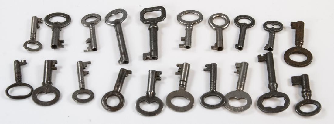 Collection of Antique 19th & 20th C Skeleton Keys (1 of 6)