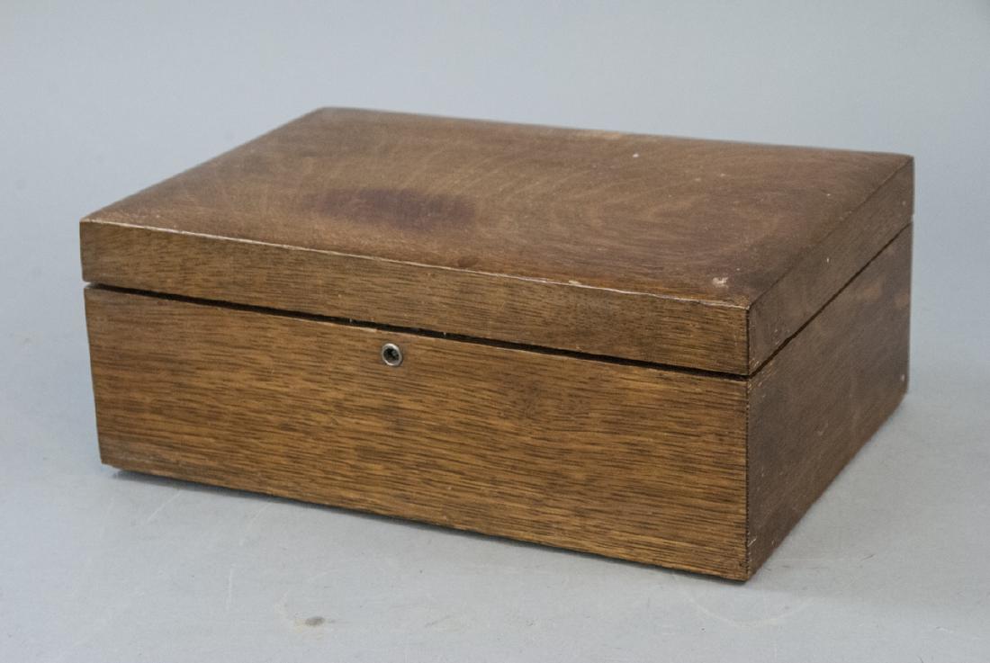 Antique Carved Oak Cigar Humidor Box w Orig Lining (1 of 4)