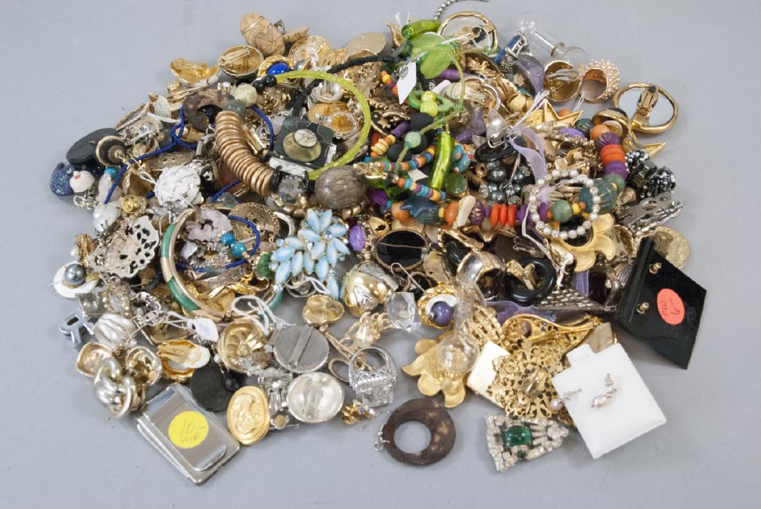 Large Collection of Vintage Costume Jewelry Pieces: Large Collection of Vintage Costume Jewelry Pieces. Various ages, makers and materials. Ideal for jewelry making.