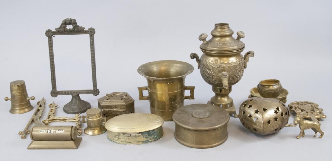 Assorted Lot Of Vintage & Antique Brass Items (1 of 7)