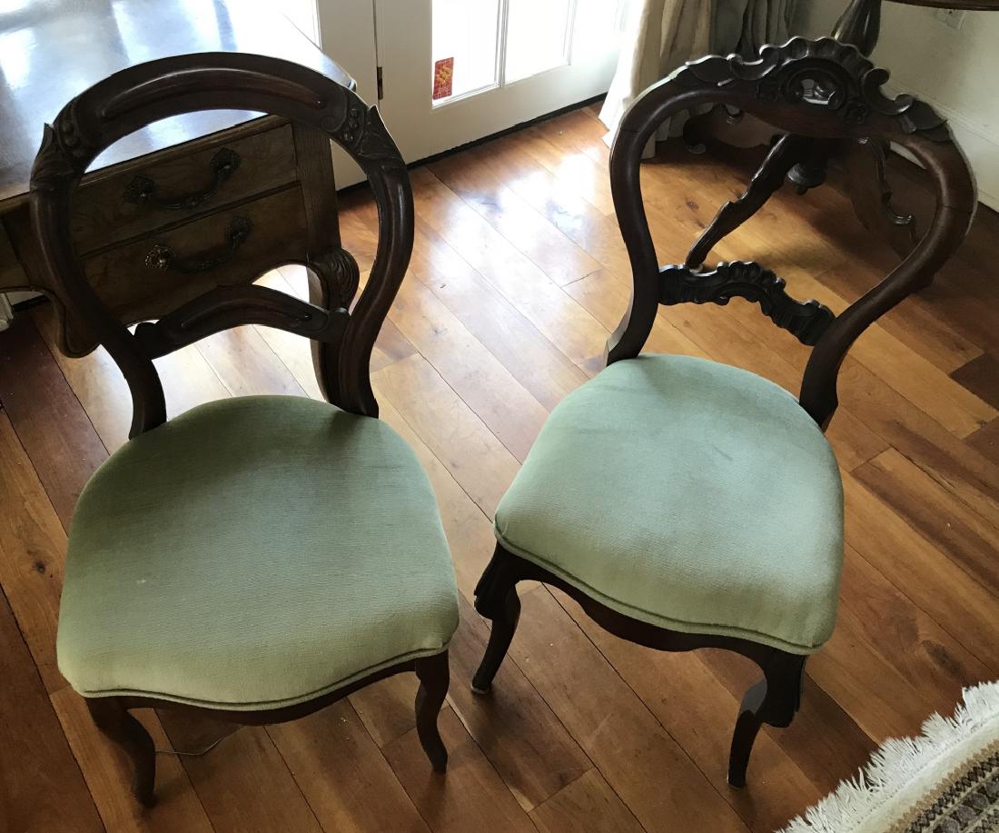 Two 19th C American Victorian Balloon Back Chairs (1 of 4)