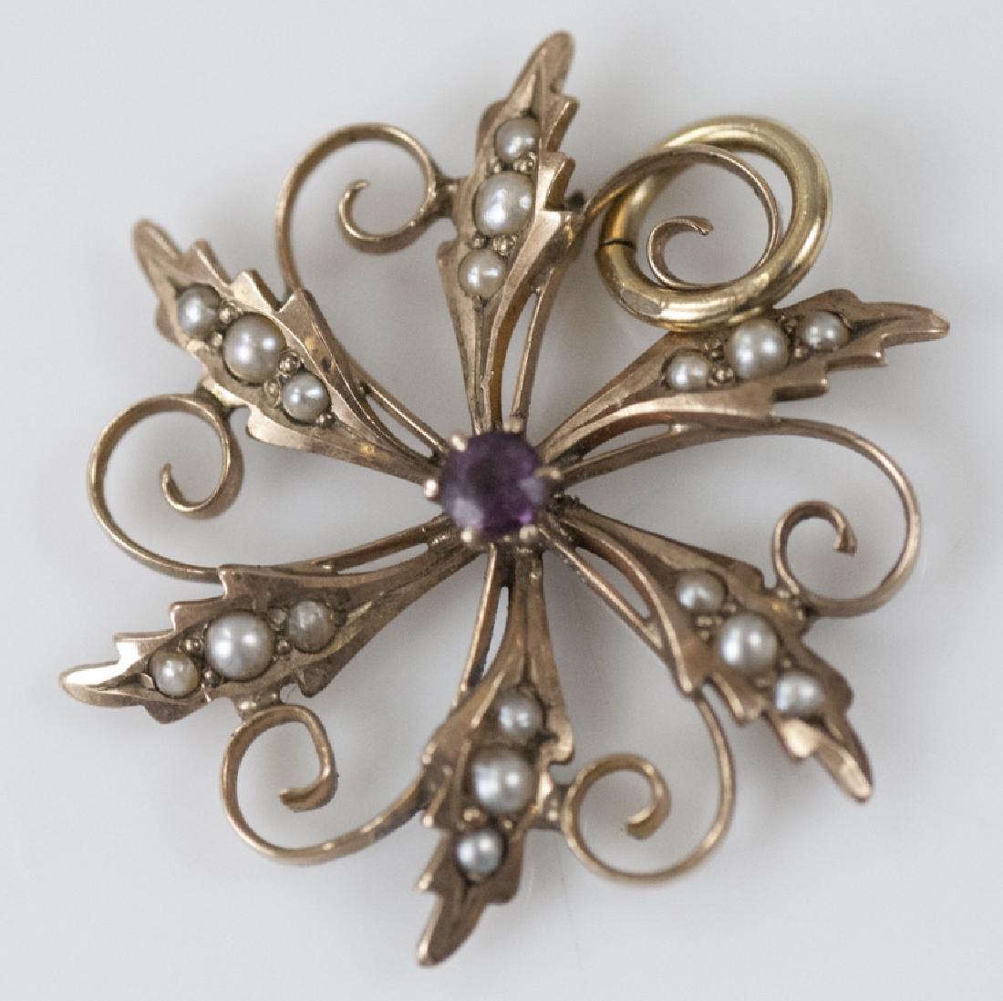 Antique C 1900 Edwardian Gold & Seed Pearl Pendant: Antique C 1900 Edwardian Gold & Seed Pearl Pendant. Antique / estate jewelry necklace pendant set with seed pearls in a floral design. Tests as 10kt. Measures 1 inch in diameter.