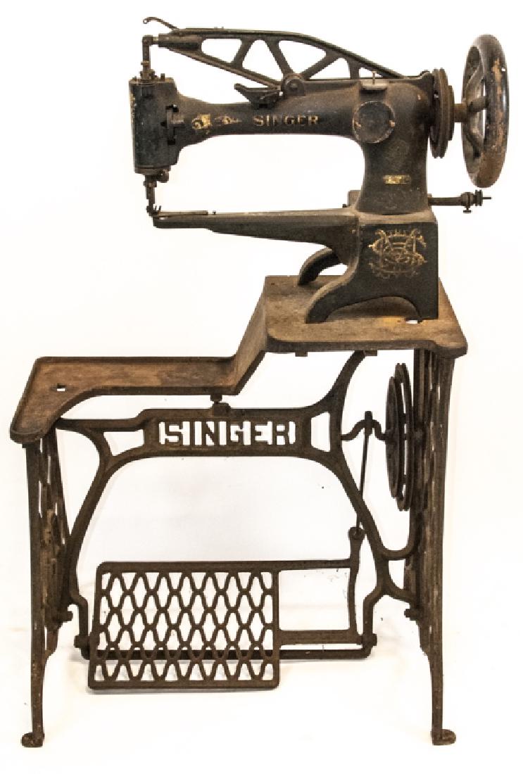 Antique Singer Treadle Sewing Machine & Table Base (1 of 7)