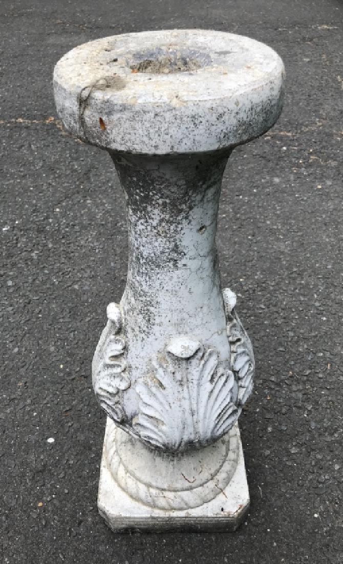 Garden / Patio Pedestal Column for a Planter / Urn (1 of 2)