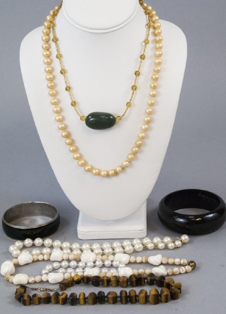 Assorted Lot Of Vintage Costume Jewelry (1 of 5)