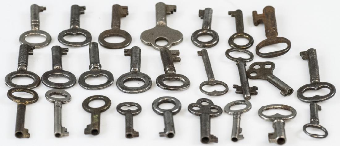 Collection of Antique Skeleton Keys for Jewelry (1 of 5)