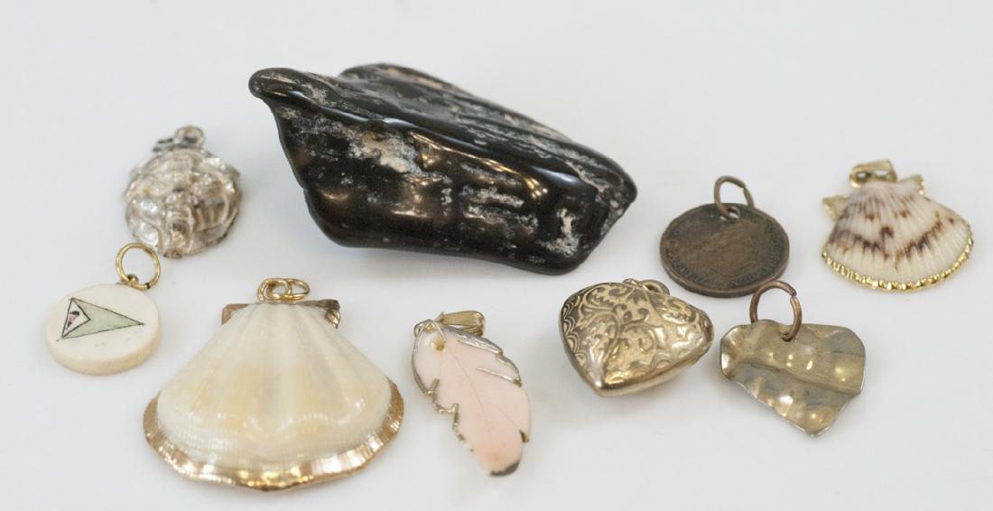 Estate Vintage Necklace Pendants Including Shells (1 of 4)