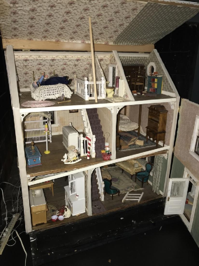Handmade Dollhouse w Electric, Dolls & Furniture (1 of 4)