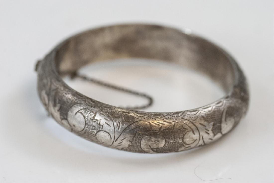 Estate Sterling Silver Hinged Bangle Bracelet (1 of 4)