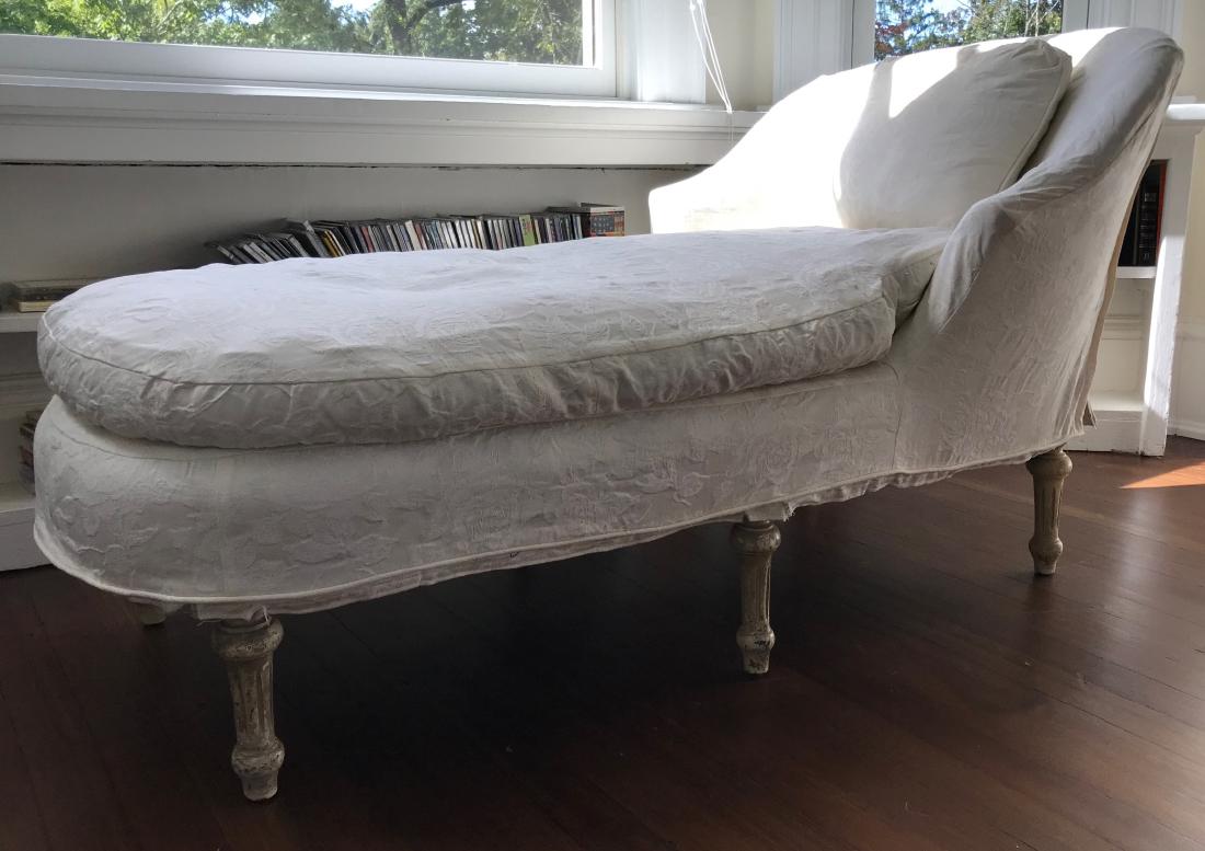 Antique French Style Chaise Lounge w Carved Legs (1 of 4)
