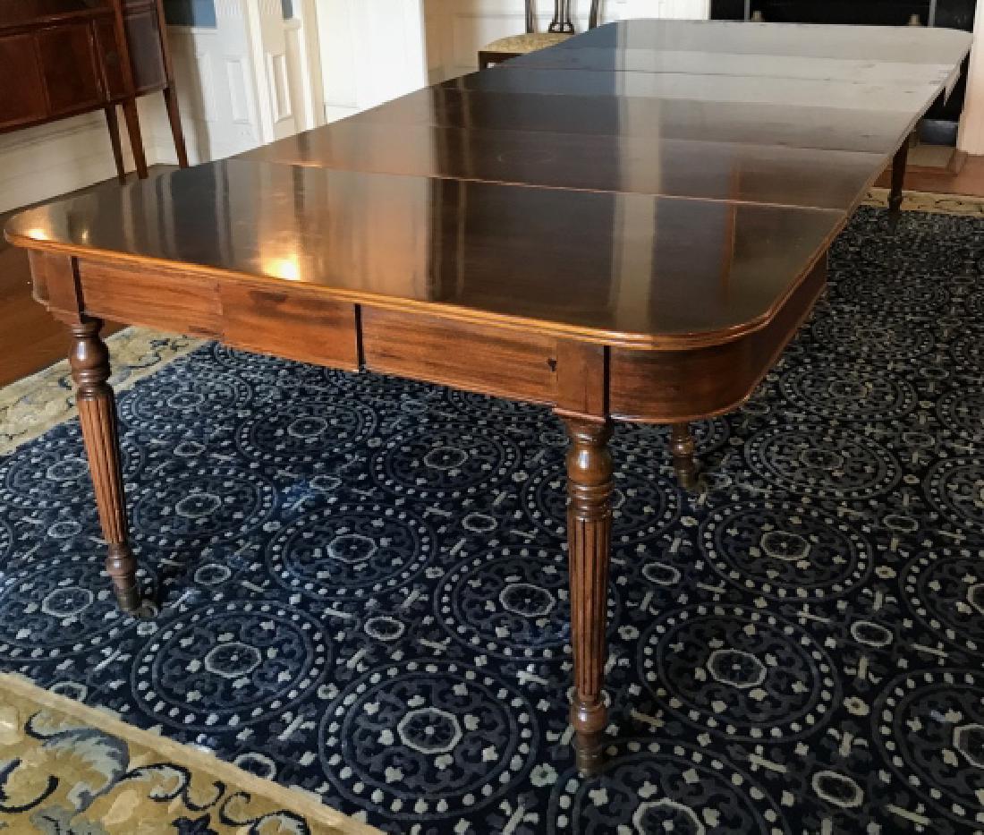 Antique English Style Dining Table w Four Leaves (1 of 5)