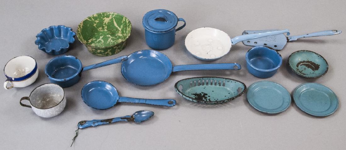 Antique Dollhouse Miniature Enamel Kitchen Items (1 of 7)