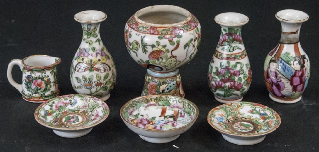 Group Antique Chinese Rose Medallion Miniatures (1 of 11)