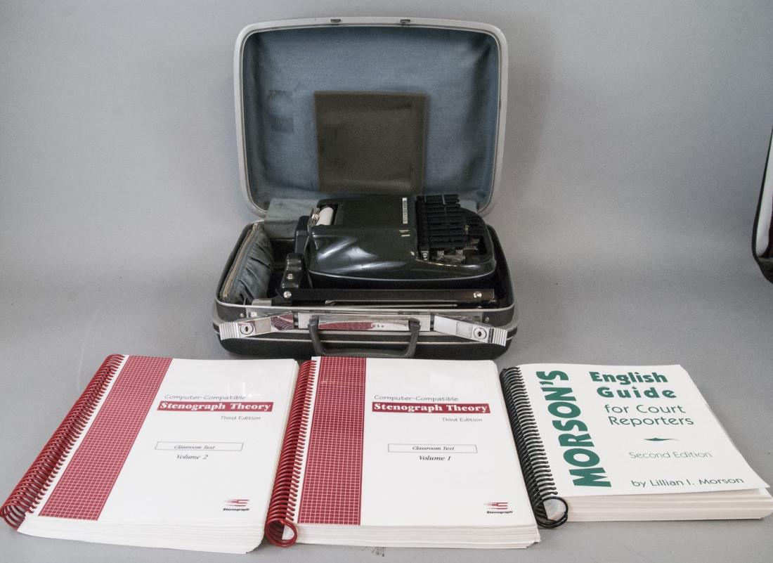 Court Student Model Steno Type Writer + Books (1 of 9)