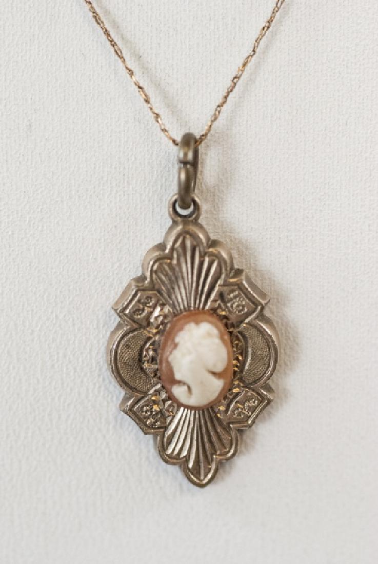 14kt Yellow Gold Chain w Antique Cameo Pendant (1 of 7)